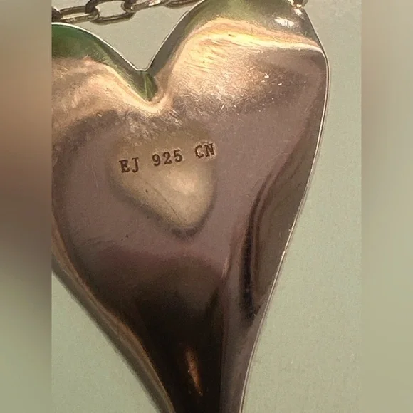 Pave Elongated Heart Necklace 18k Gold plated over 925 Sterling silver - Picture 4 of 4